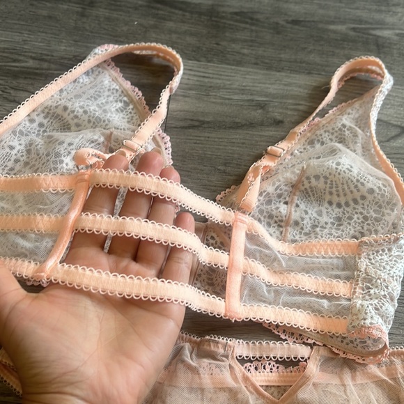 Victoria’s Secret - Lace/Mesh Bralette & Panty Set - BRAND NEW NEVER WORN - Picture 6 of 8